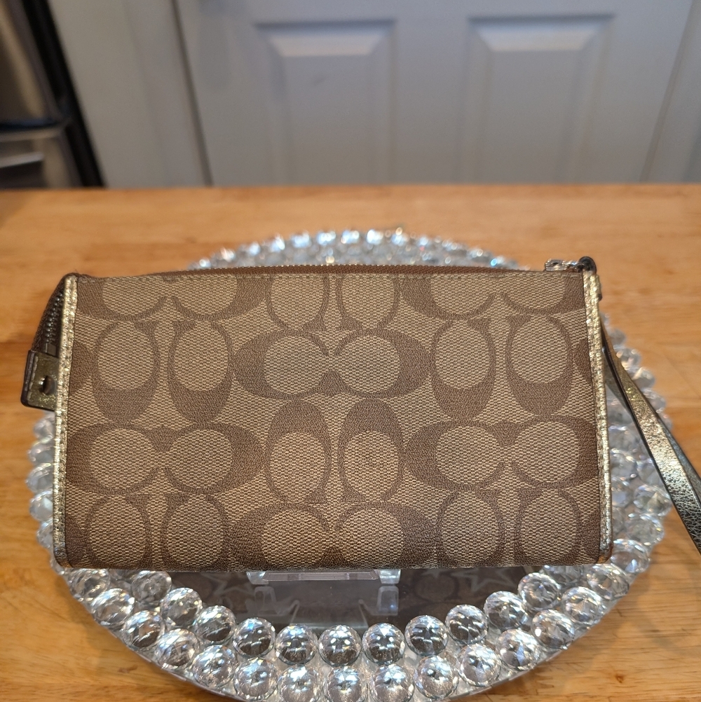 Coach Pop Star Print in Signature Canvas Wristlet EUC - Picture 4 of 8